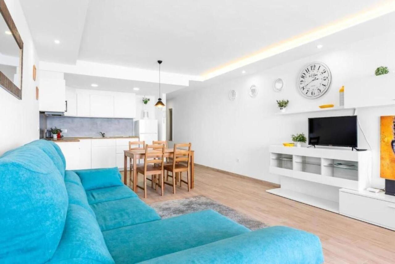 Apartment Neptuno Ocean Front Puerto de Santiago (Tenerife)